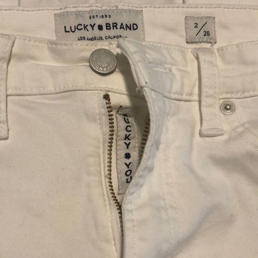 NWOT Lucky brand white jeans – never worn
